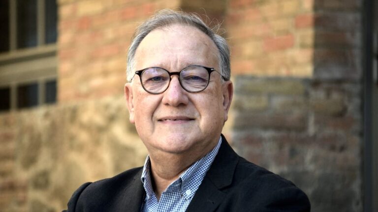 De la narrativa transmedia a la ruta del «Homo mediaticus». Entrevista a Carlos Scolari